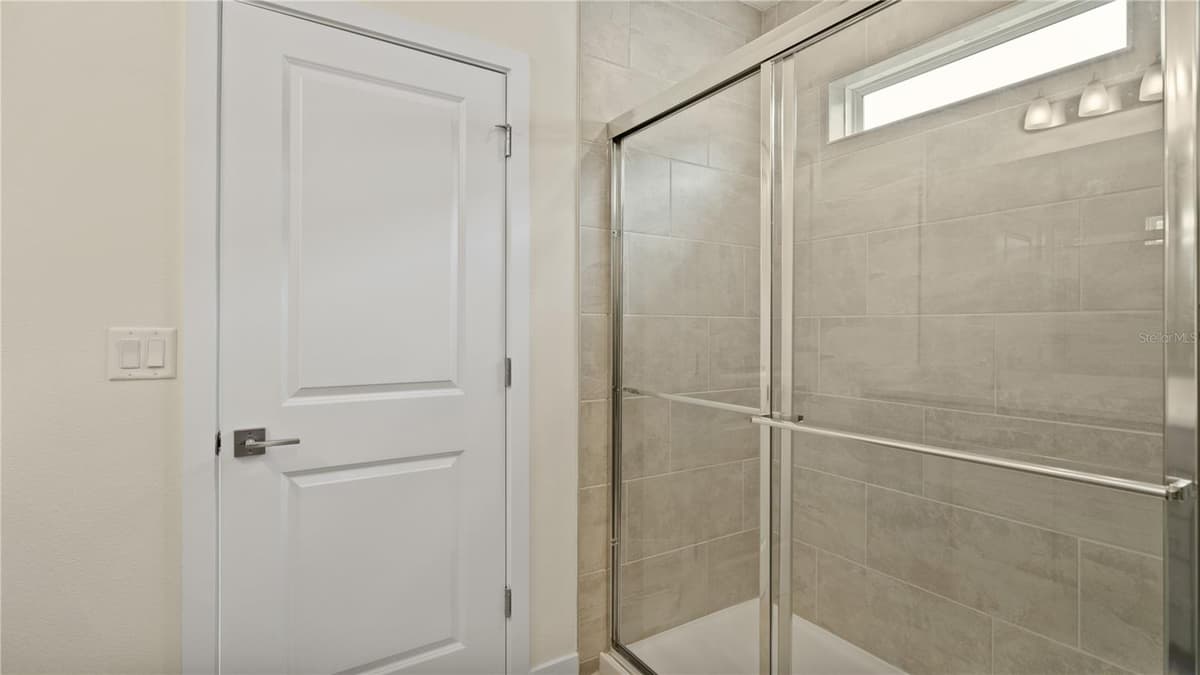 816 ANDREW STREET — photo 21 of 43