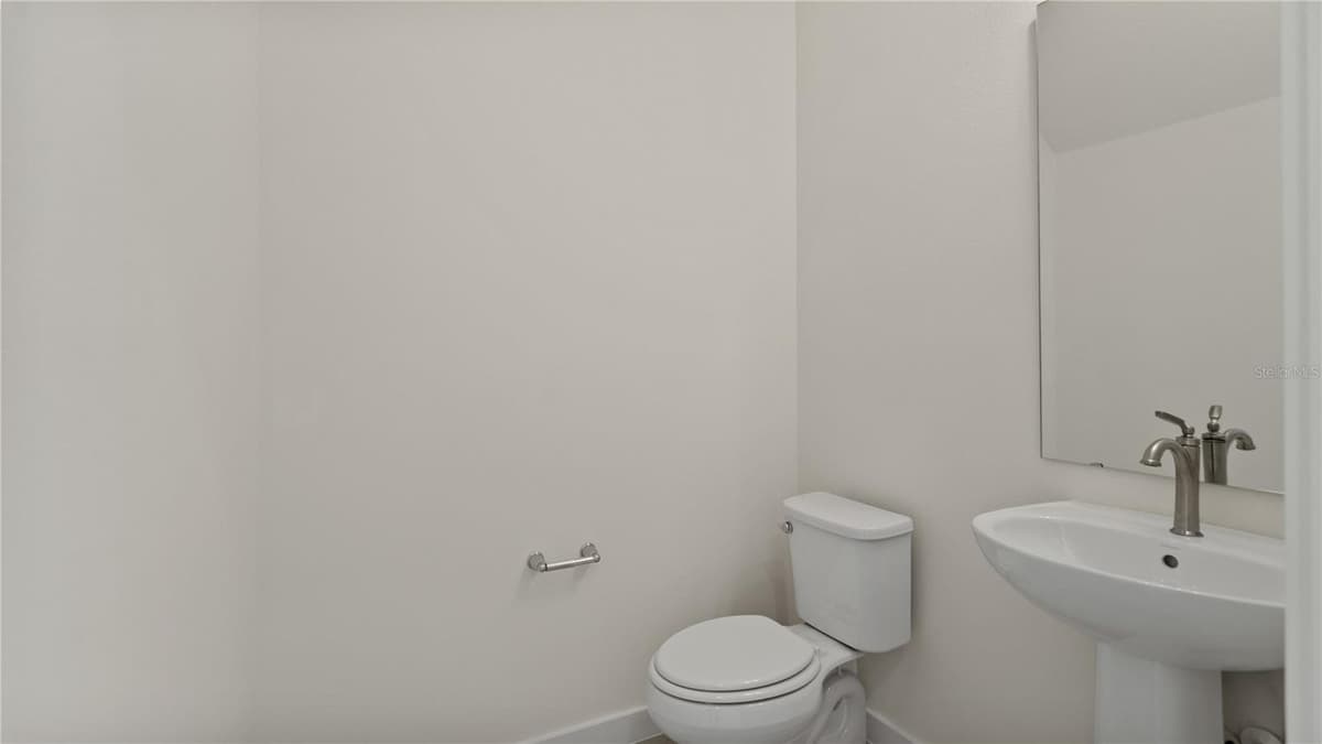816 ANDREW STREET — photo 14 of 43