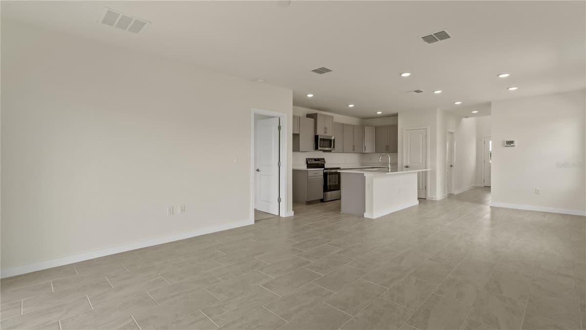 816 ANDREW STREET — photo 8 of 43