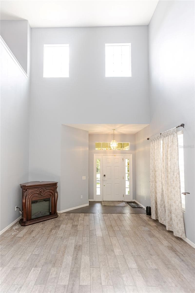 4193 BEAUMONT LOOP — photo 4 of 47