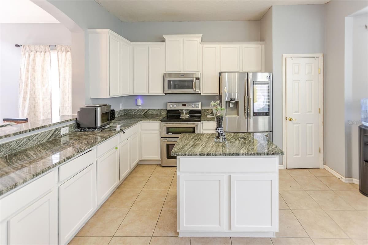 4193 BEAUMONT LOOP — photo 12 of 47