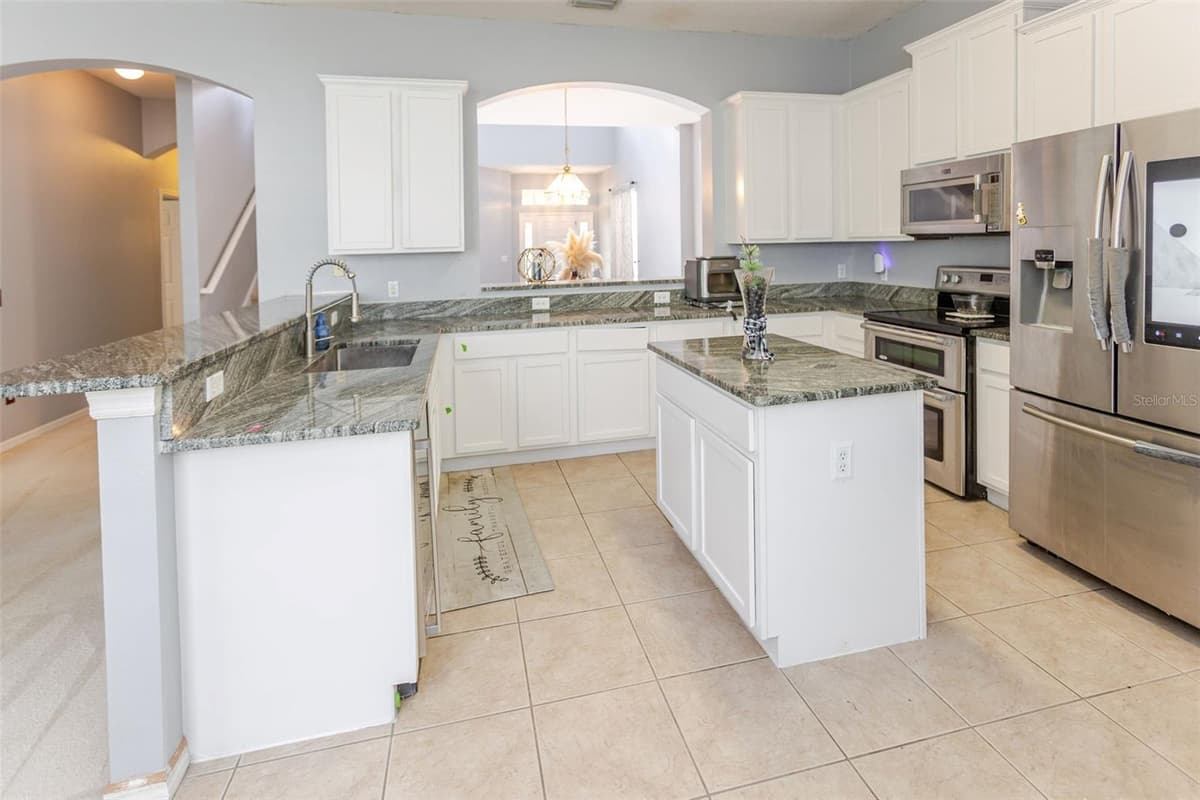 4193 BEAUMONT LOOP — photo 10 of 47