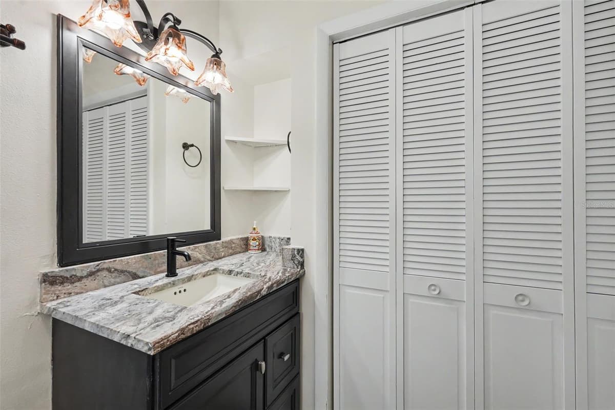 8359 CANDLEWOOD ROAD — photo 9 of 38