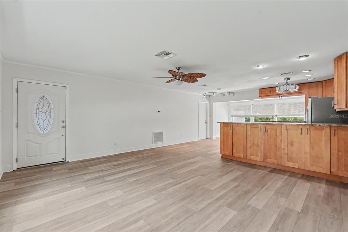 8359 CANDLEWOOD ROAD — photo 31 of 38