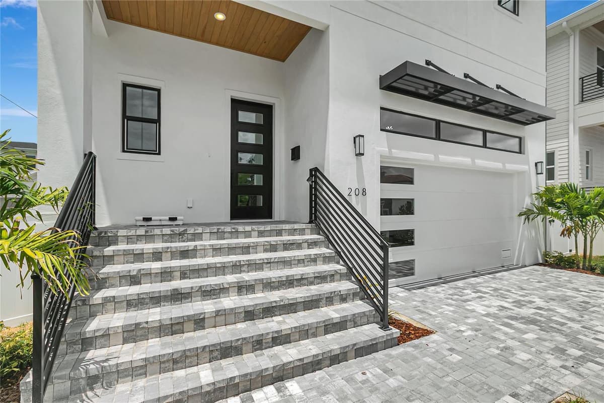 208 CHIPPEWA AVENUE — photo 8 of 79