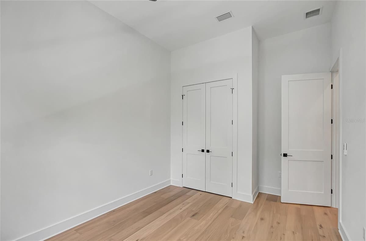 208 CHIPPEWA AVENUE — photo 33 of 79