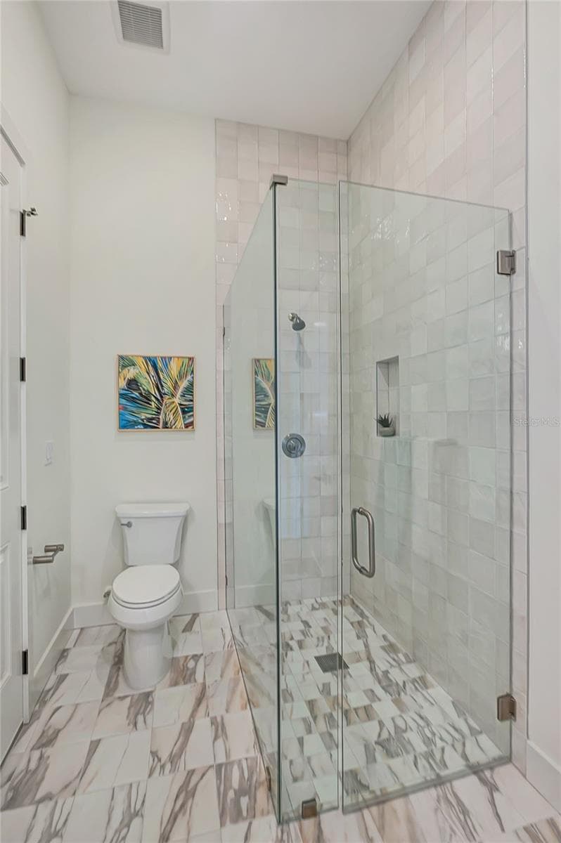 208 CHIPPEWA AVENUE — photo 36 of 79