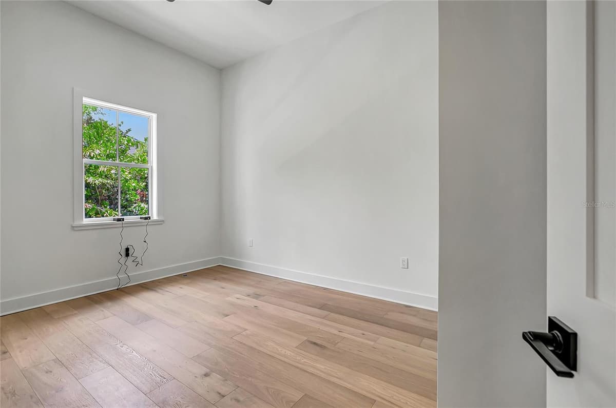 208 CHIPPEWA AVENUE — photo 32 of 79