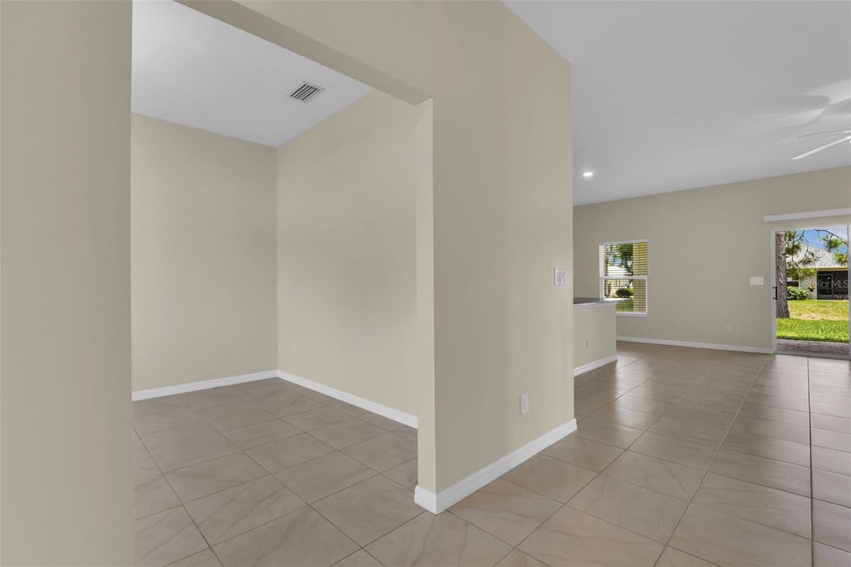 25599 DEEP CREEK BOULEVARD — photo 10 of 35