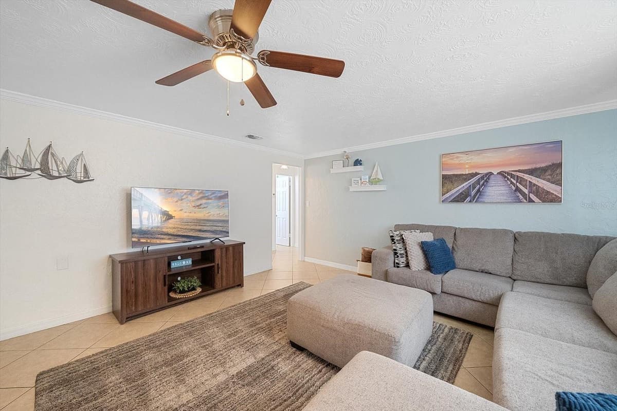 2135 LEE LANE — photo 7 of 33