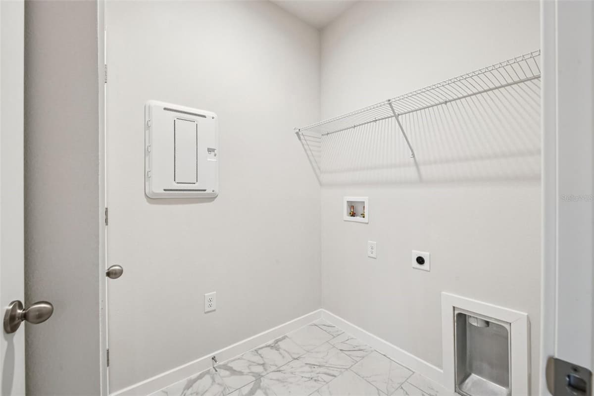 536 BERESFORD AVENUE — photo 21 of 26