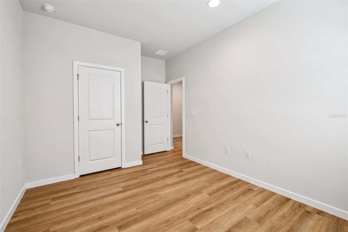 536 BERESFORD AVENUE — photo 15 of 26