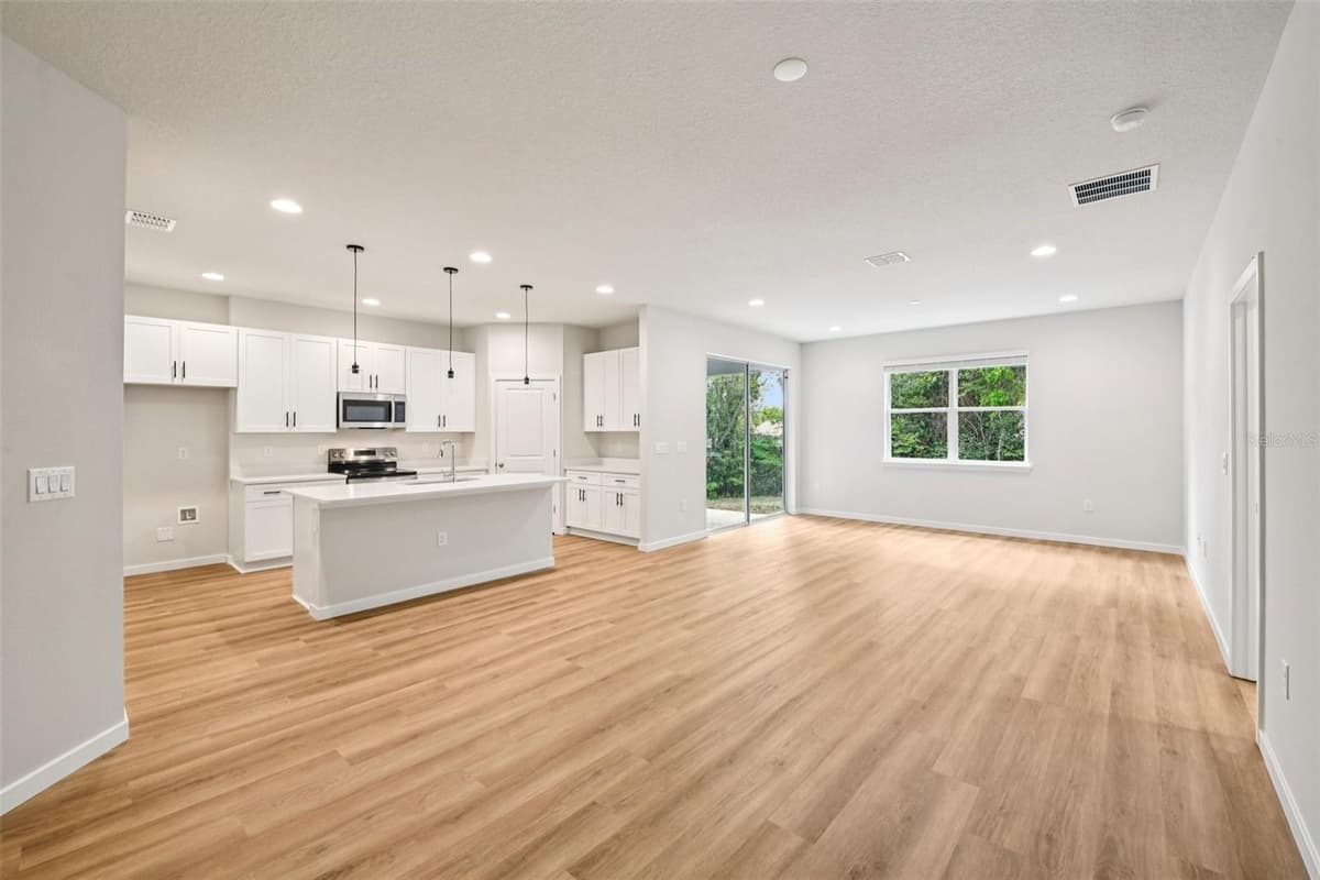 536 BERESFORD AVENUE — photo 5 of 26