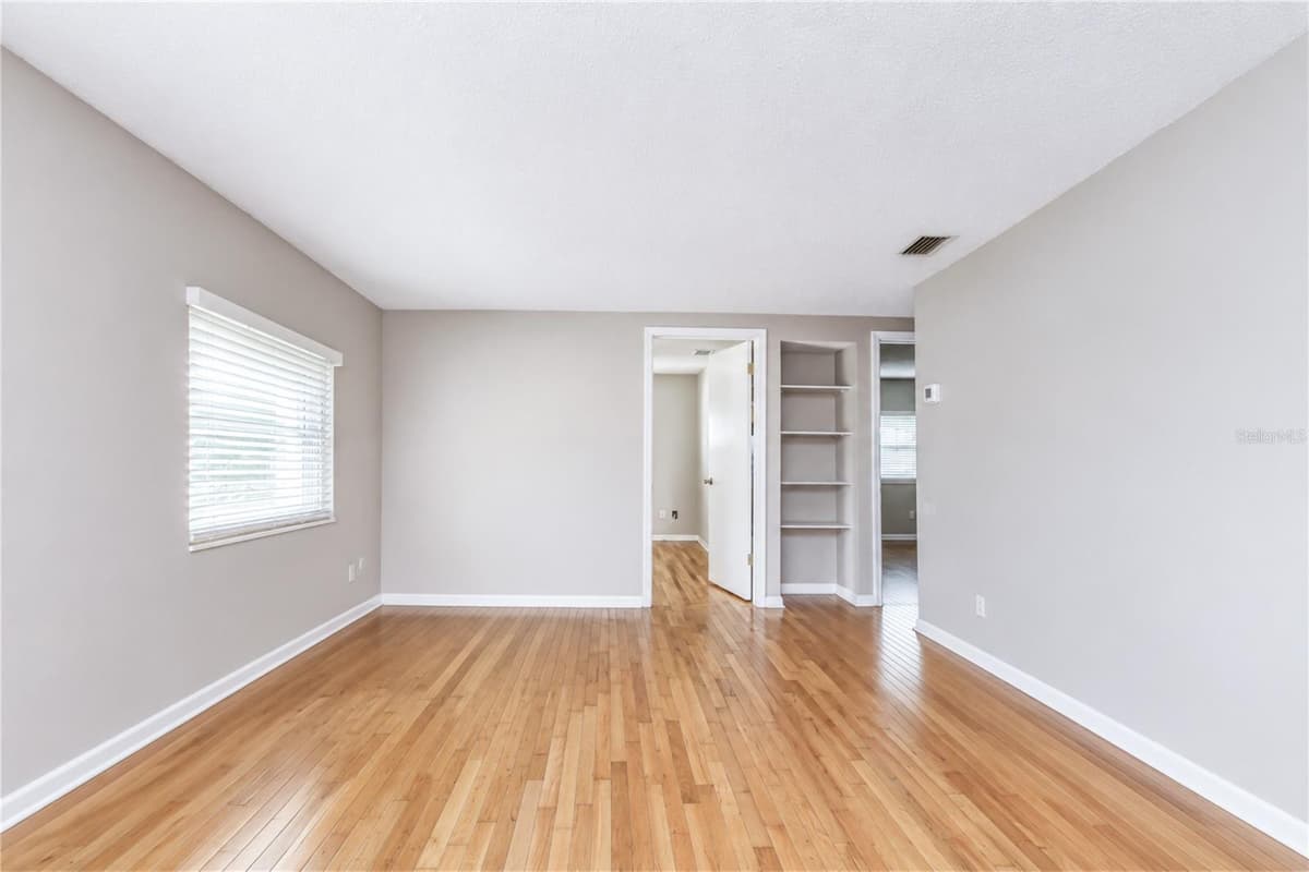 5381 43RD AVENUE — photo 7 of 34