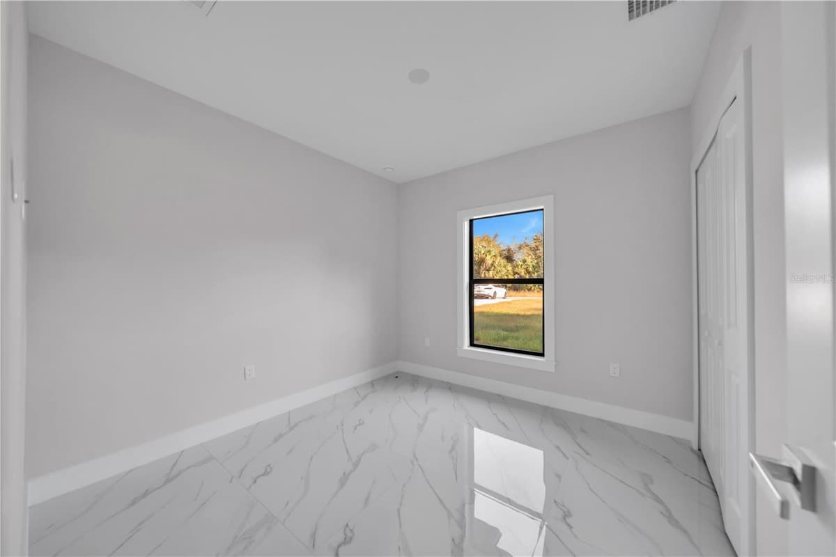 644 WOODCREST DR — photo 26 of 42