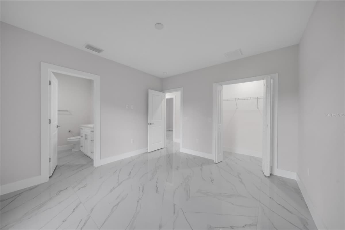 644 WOODCREST DR — photo 33 of 42
