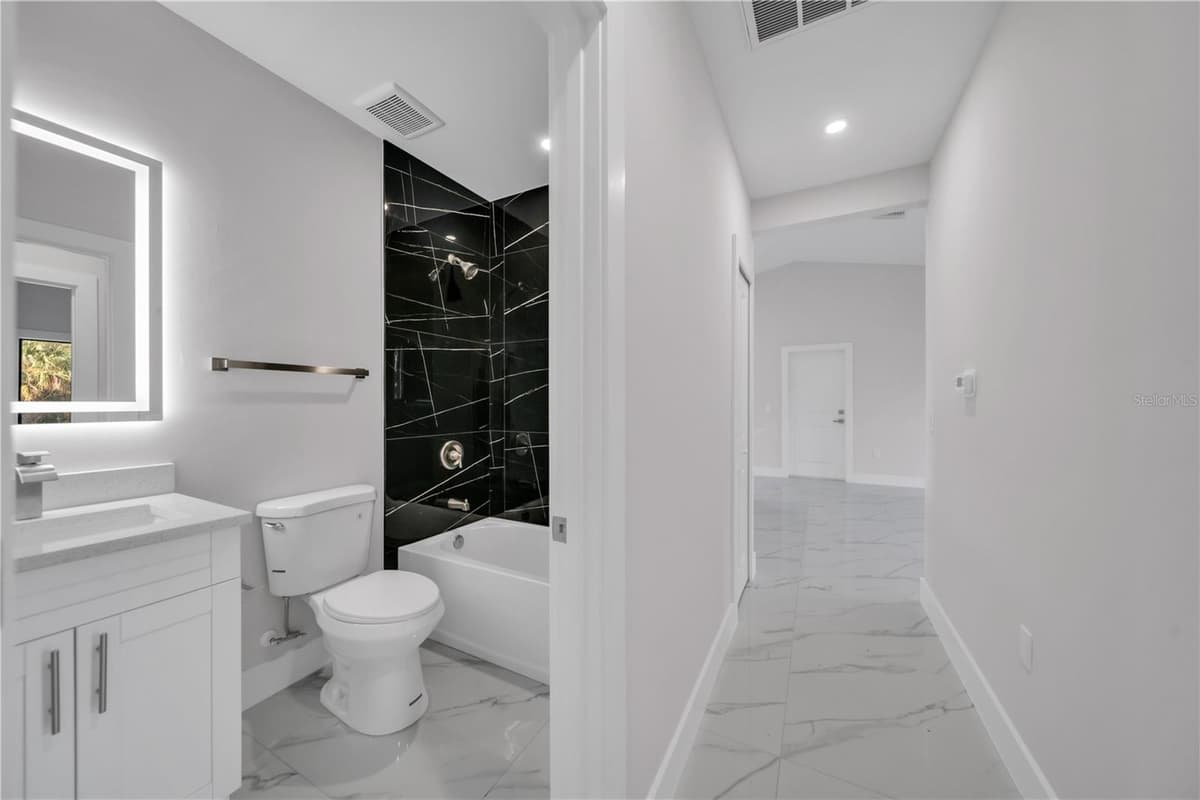 644 WOODCREST DR — photo 25 of 42