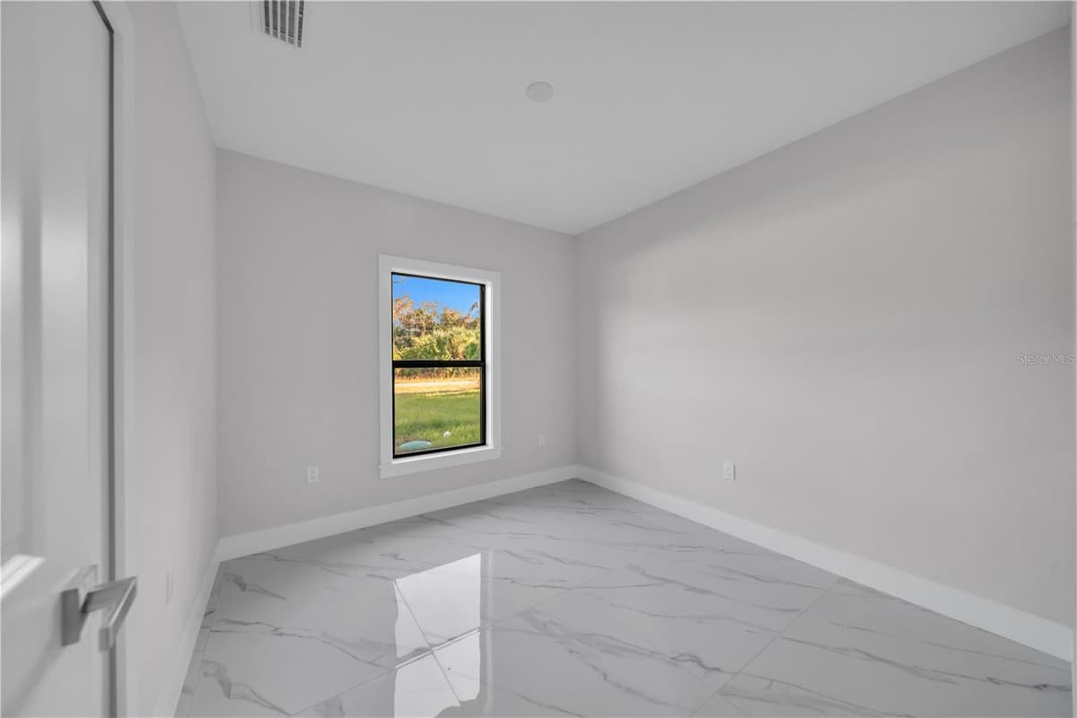 644 WOODCREST DR — photo 28 of 42