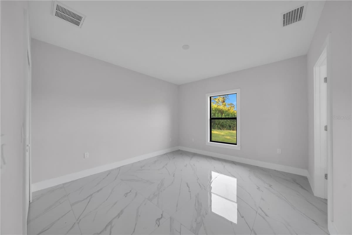 644 WOODCREST DR — photo 31 of 42