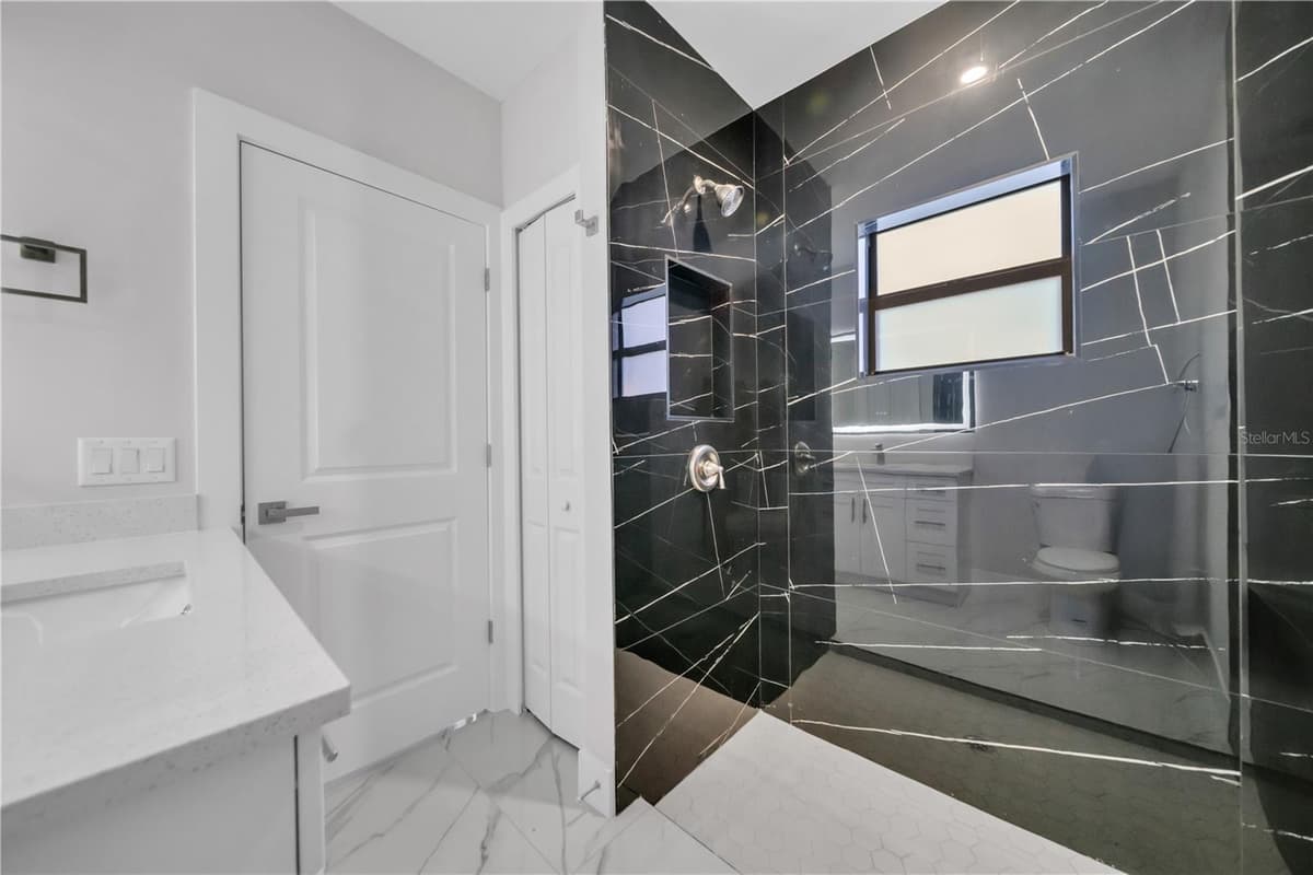 644 WOODCREST DR — photo 35 of 42
