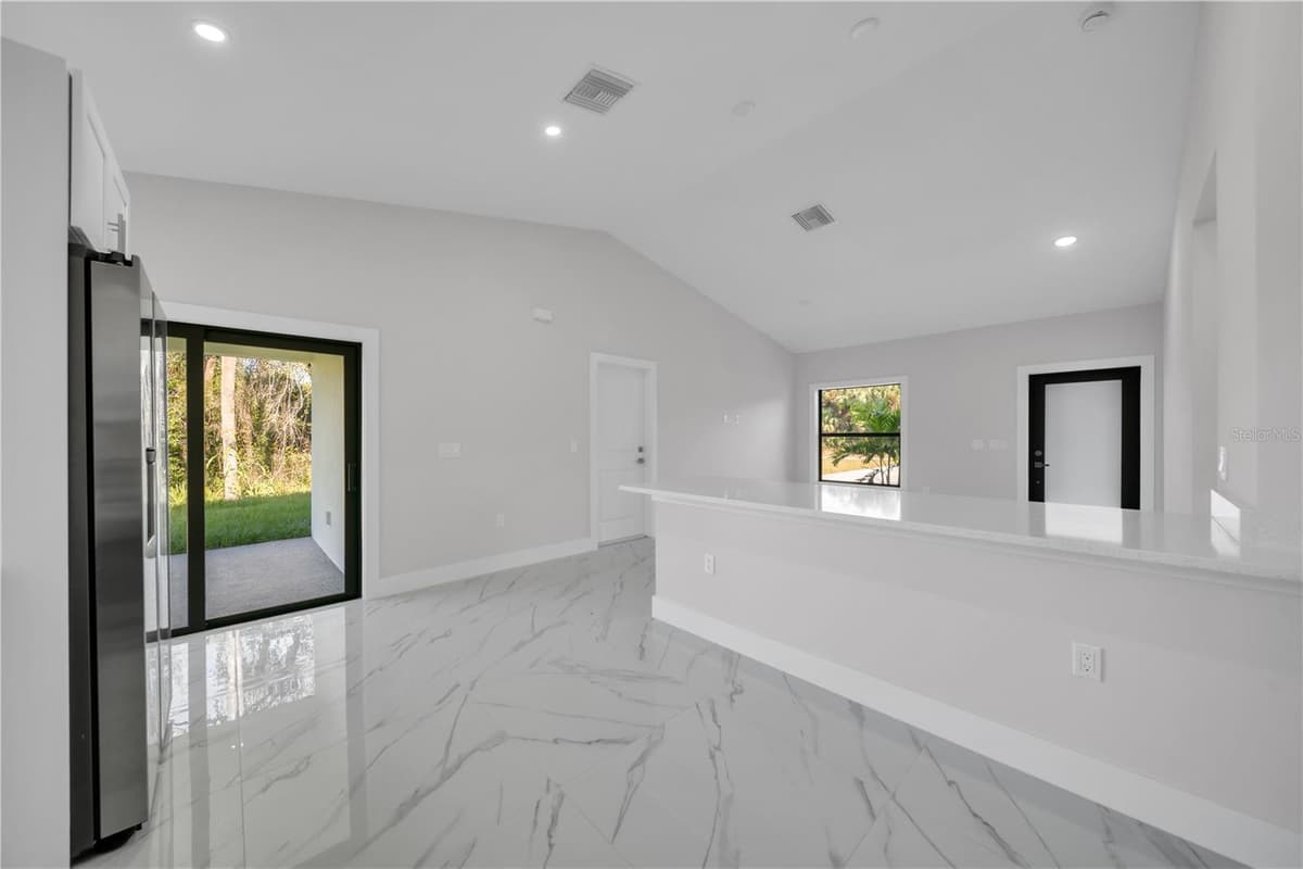 644 WOODCREST DR — photo 17 of 42