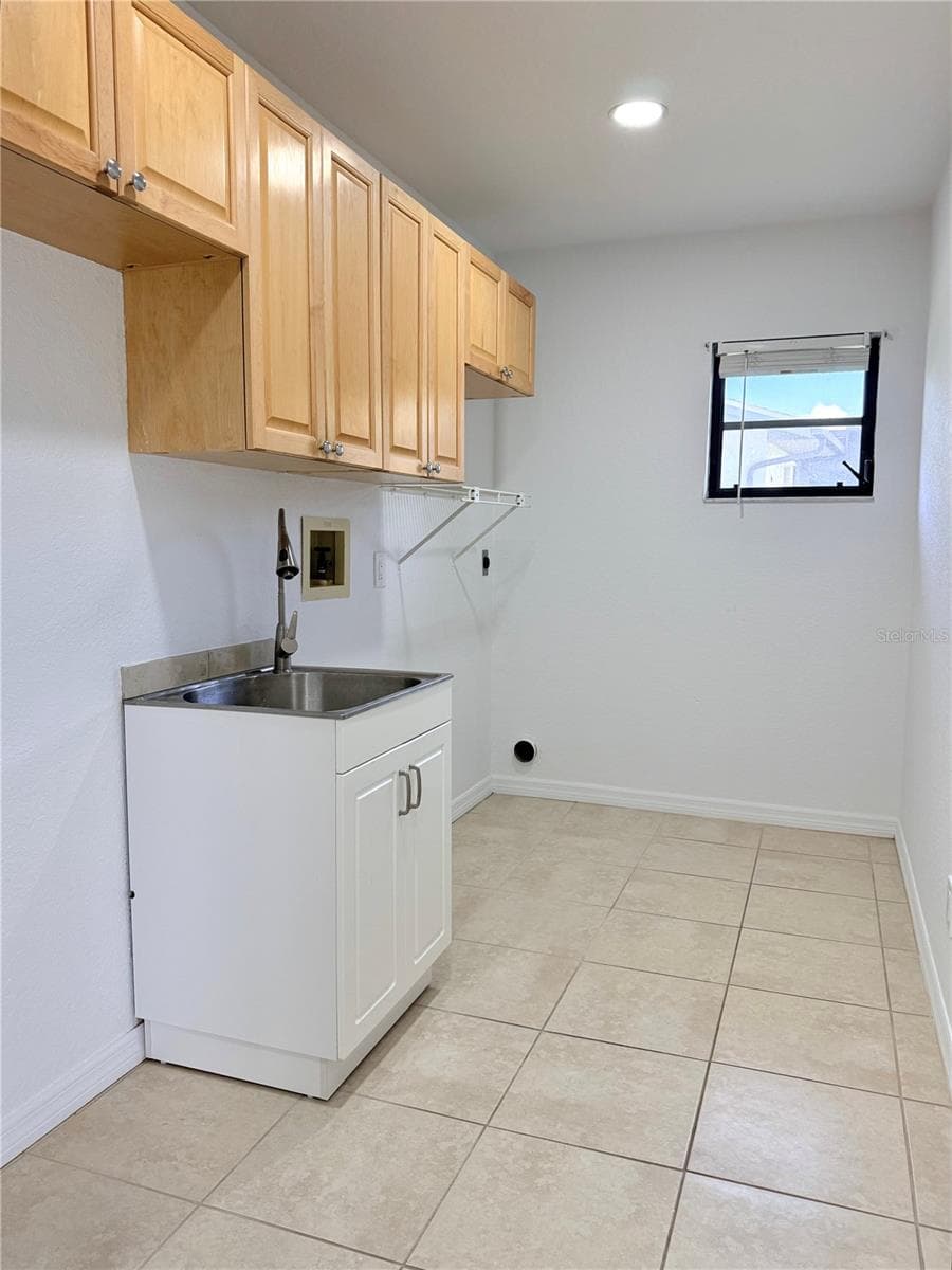 26052 LUZON COURT — photo 14 of 48