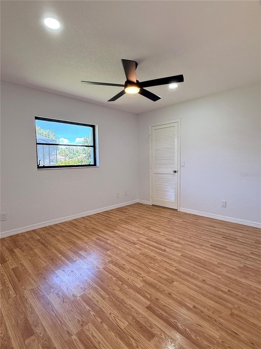 26052 LUZON COURT — photo 15 of 48