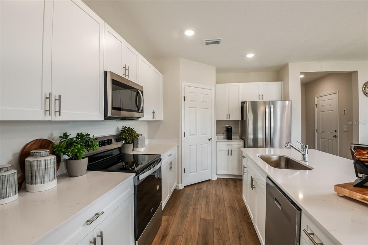 9864 PELICAN COAST DRIVE — photo 11 of 25