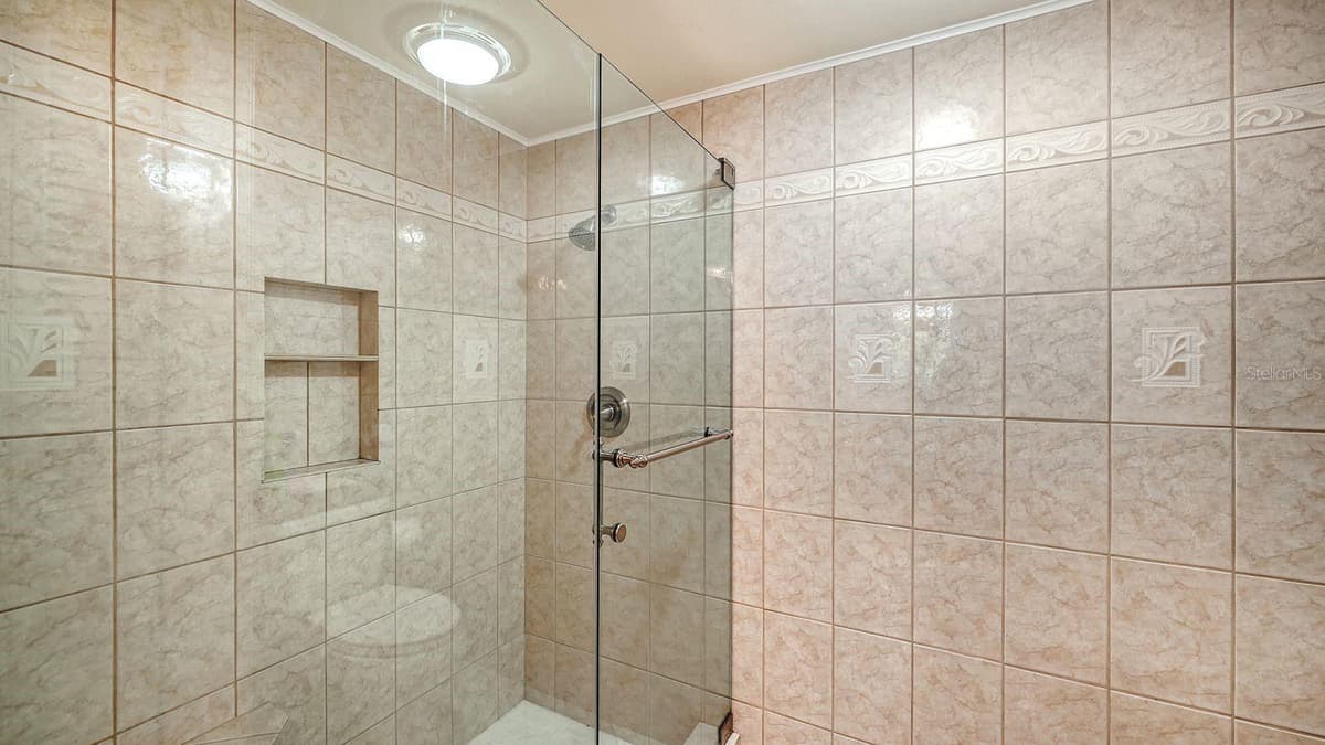 7031 BRIGHT CREEK DRIVE — photo 36 of 52