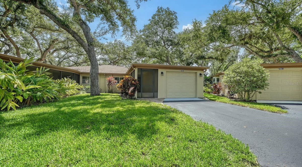 7031 BRIGHT CREEK DRIVE — photo 2 of 52