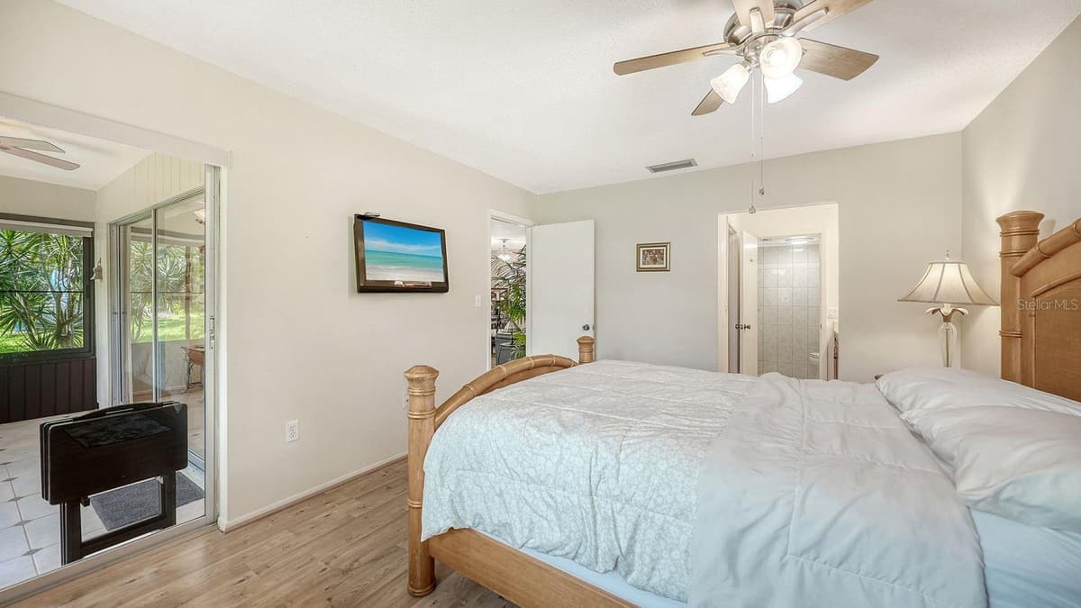 7031 BRIGHT CREEK DRIVE — photo 33 of 52