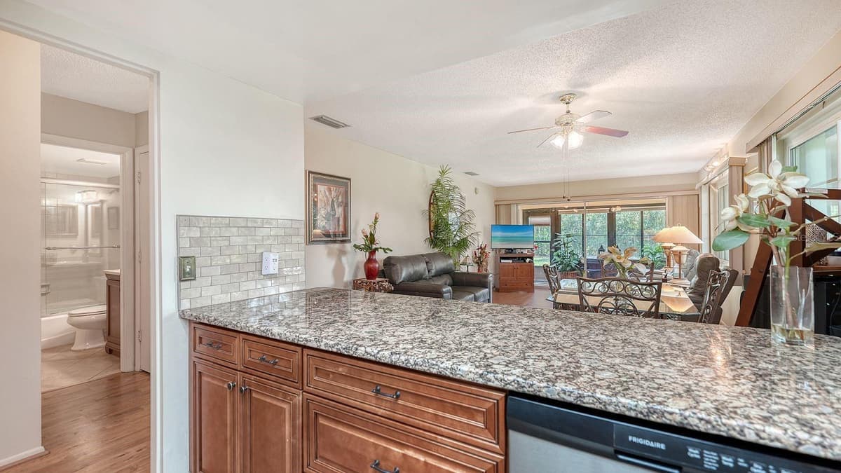 7031 BRIGHT CREEK DRIVE — photo 24 of 52