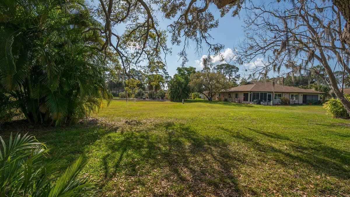 7031 BRIGHT CREEK DRIVE — photo 48 of 52