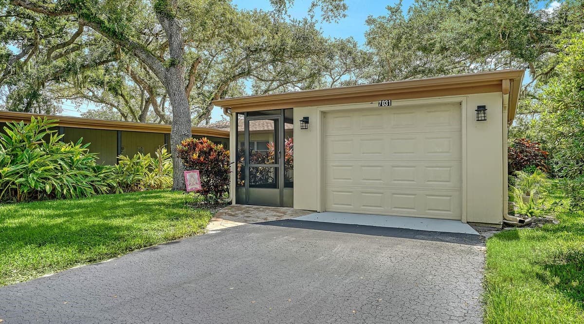 7031 BRIGHT CREEK DRIVE — photo 50 of 52