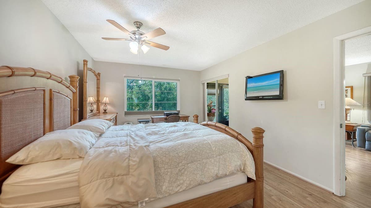7031 BRIGHT CREEK DRIVE — photo 34 of 52
