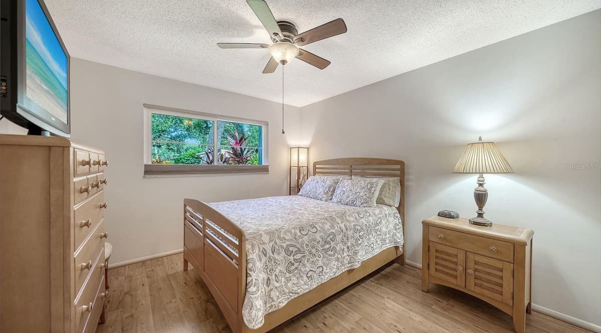 7031 BRIGHT CREEK DRIVE — photo 37 of 52