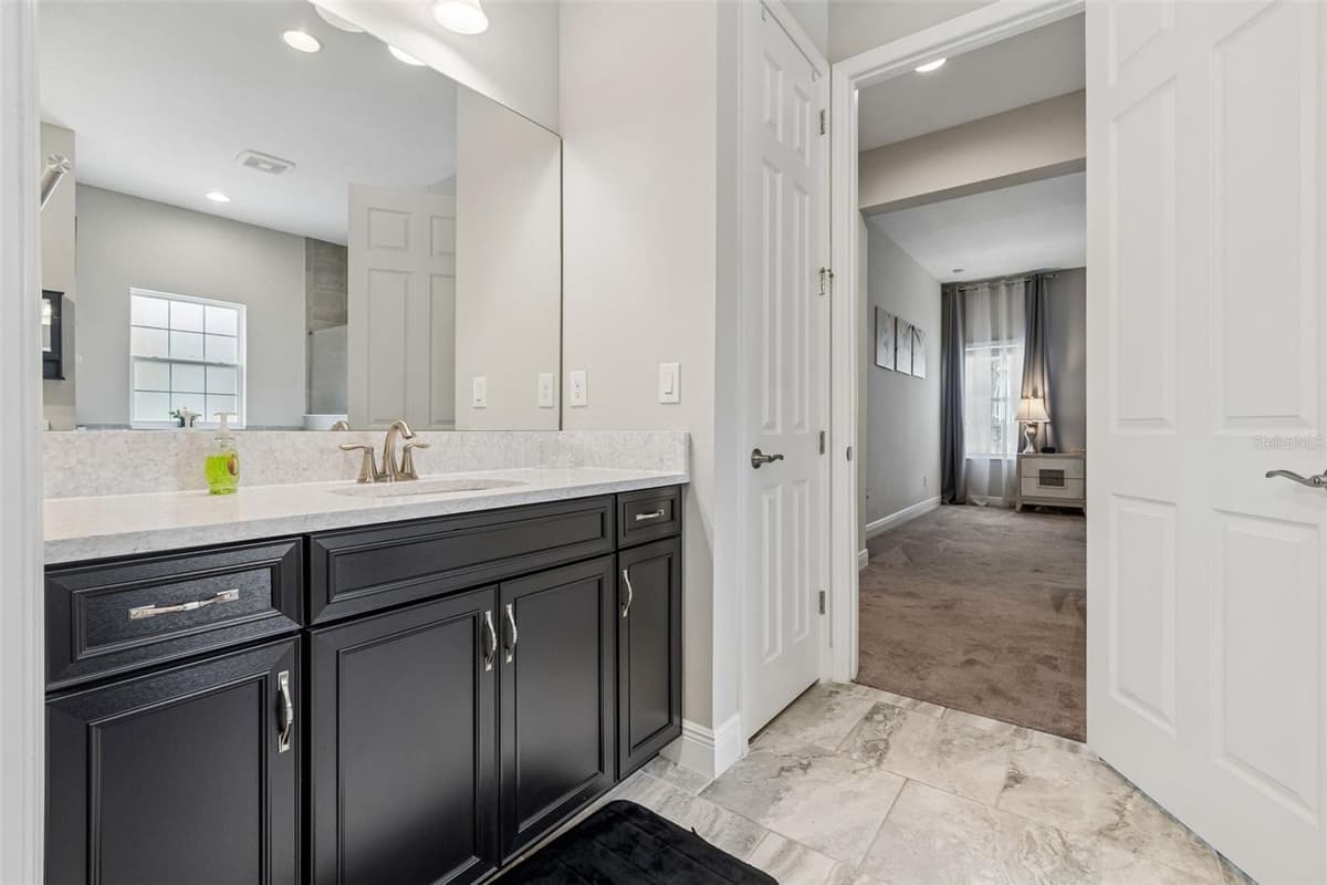 10597 MEADOWRUN DRIVE — photo 34 of 49