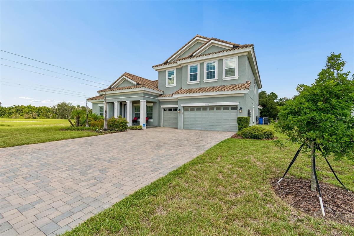 10597 MEADOWRUN DRIVE — photo 3 of 49