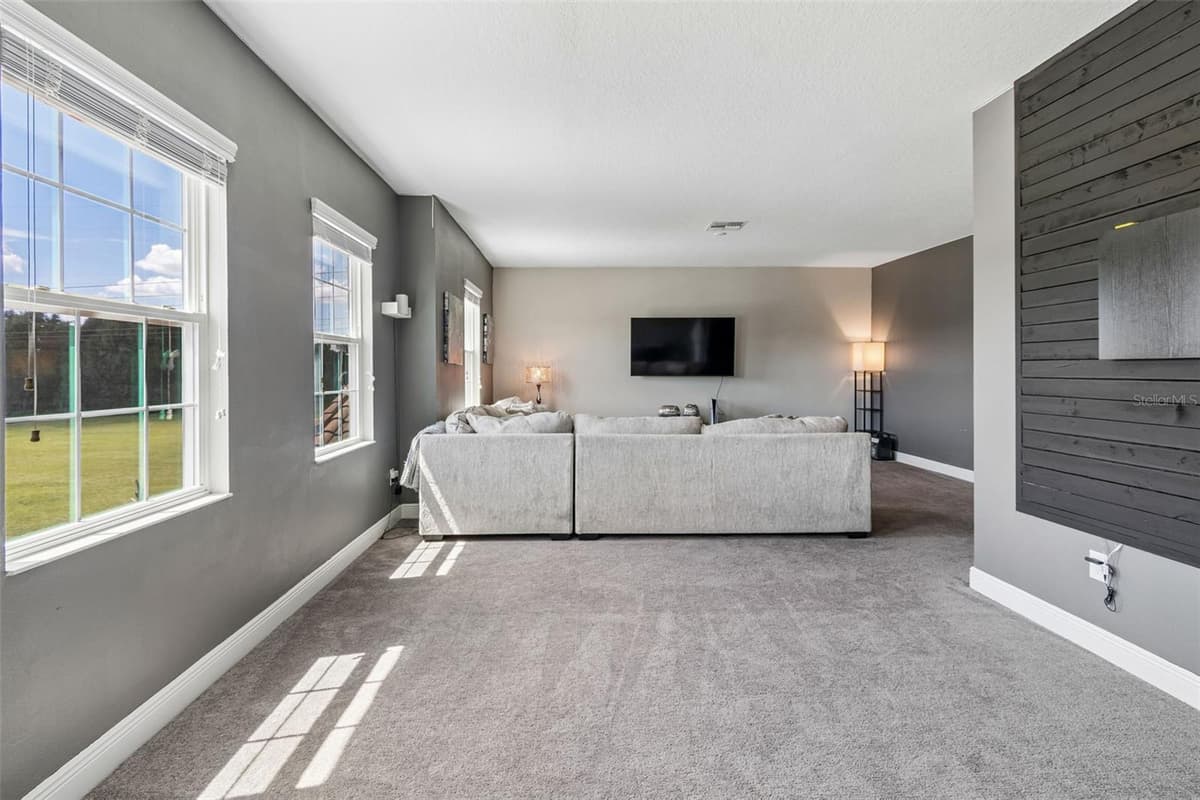 10597 MEADOWRUN DRIVE — photo 37 of 49
