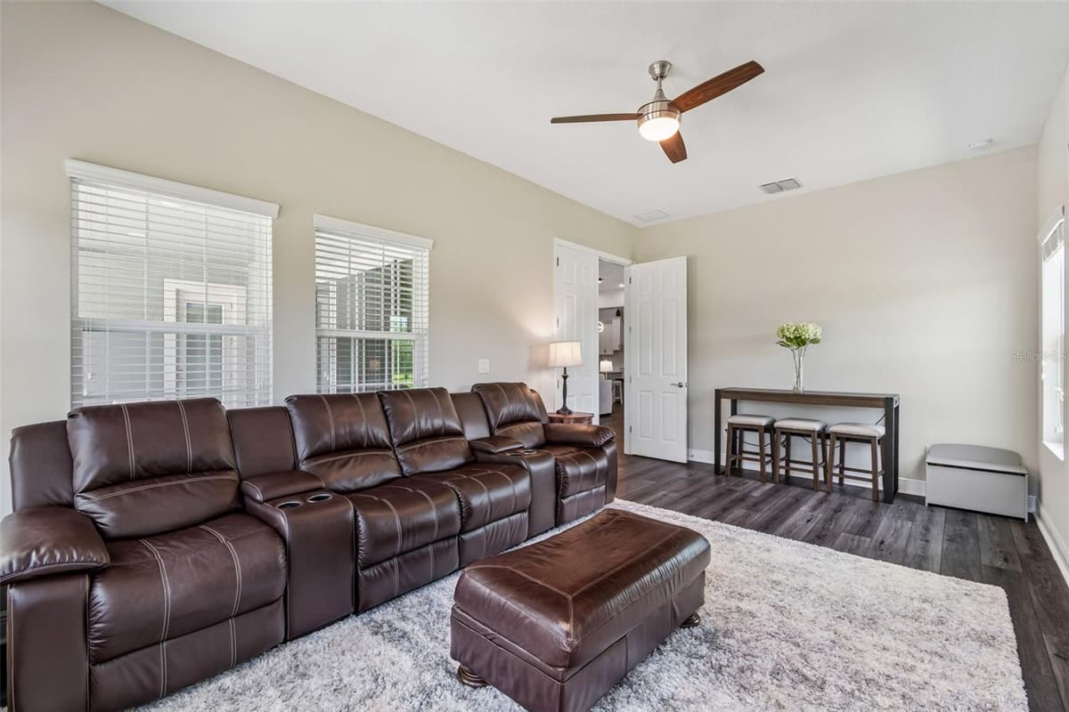 10597 MEADOWRUN DRIVE — photo 29 of 49