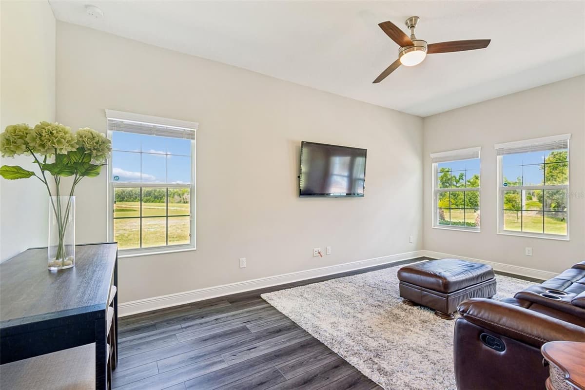 10597 MEADOWRUN DRIVE — photo 27 of 49