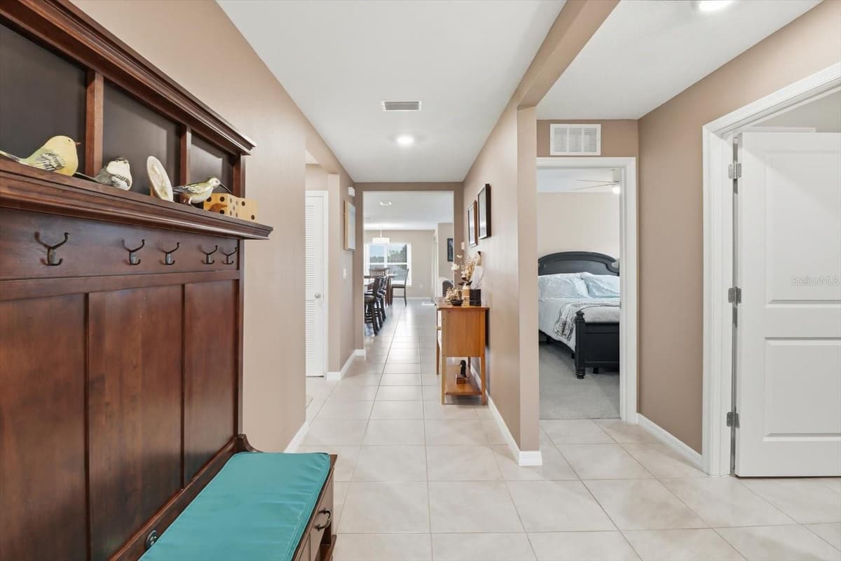 410 PUTTING GREEN COURT — photo 8 of 47