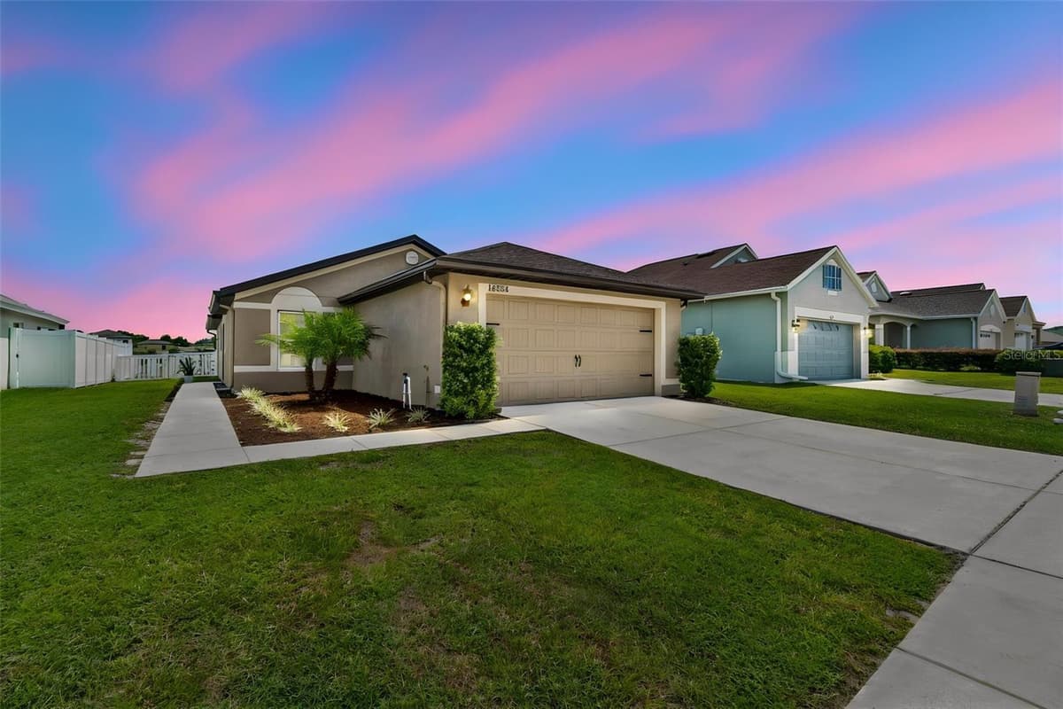 14334 HOLLY HAMMOCK LANE — photo 1 of 82