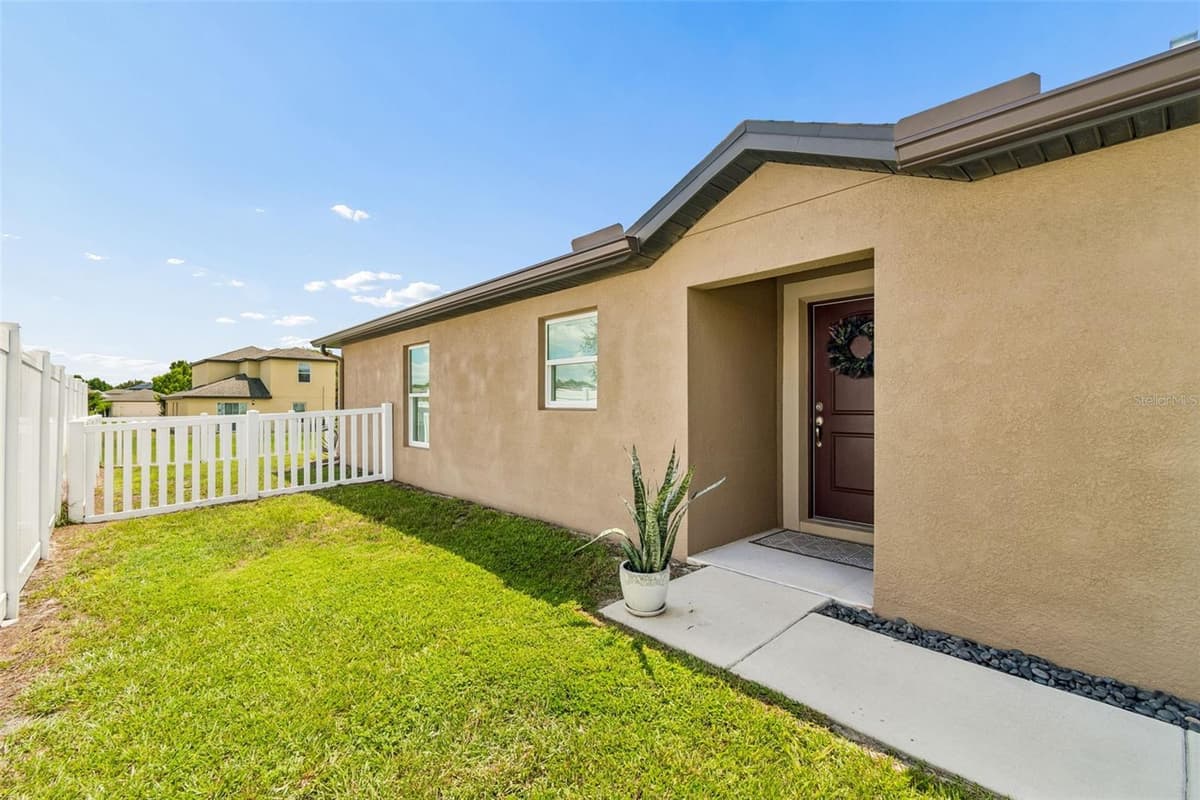 14334 HOLLY HAMMOCK LANE — photo 10 of 82