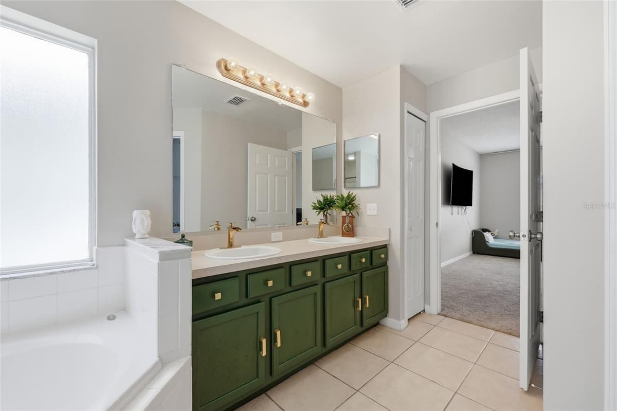440 LANGHAM DRIVE — photo 16 of 40