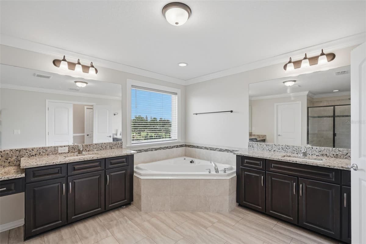 9307 PARISIAN COURT — photo 18 of 32