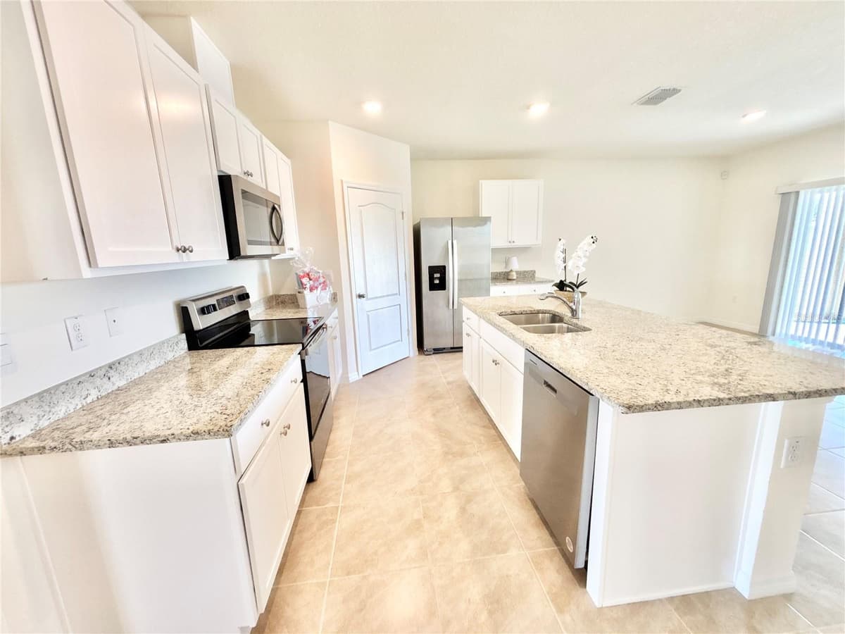 2752 GENTLE RAIN DRIVE — photo 2 of 22