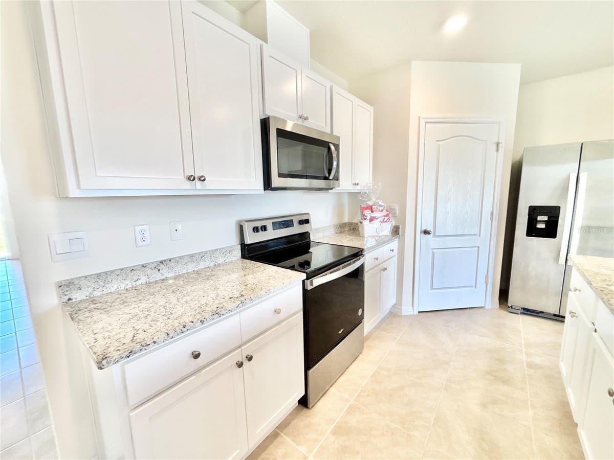 2752 GENTLE RAIN DRIVE — photo 4 of 22