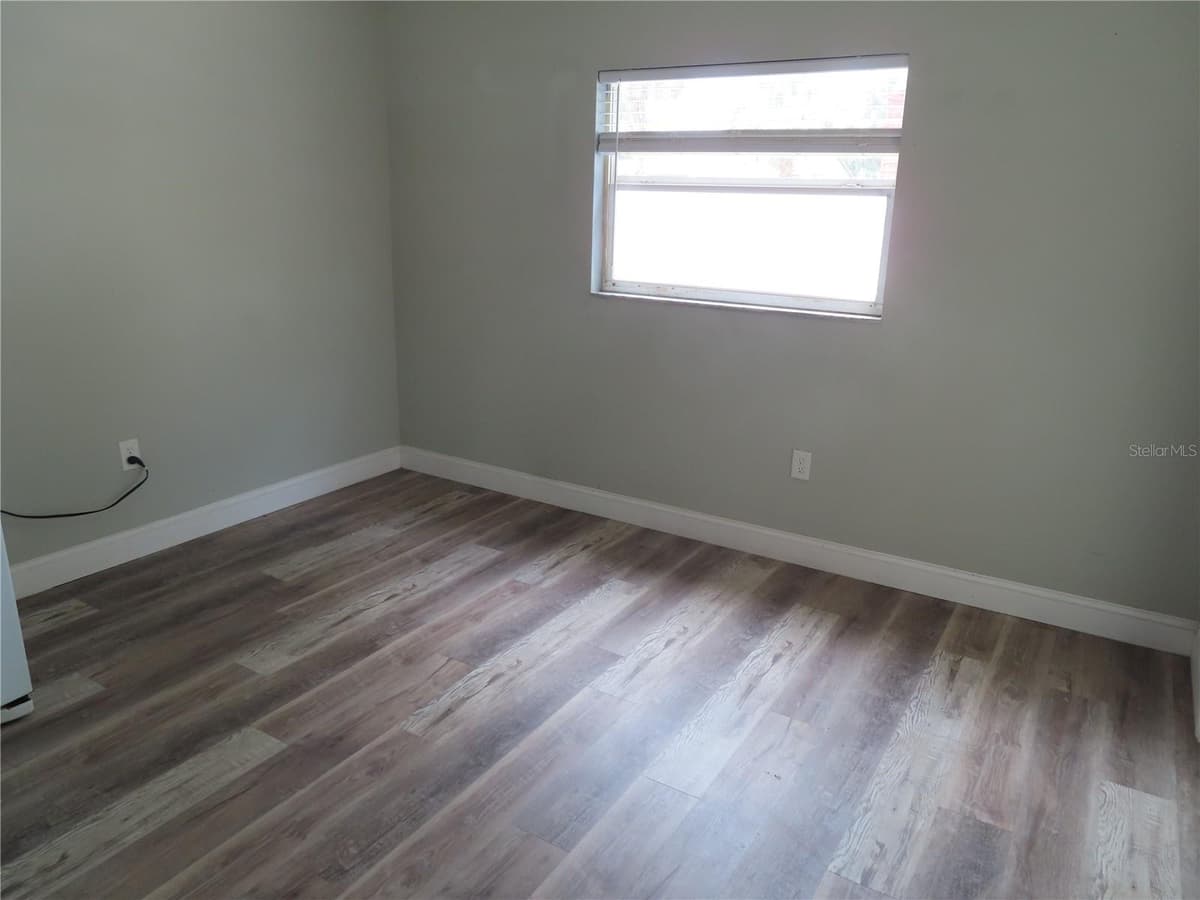 1215 WINDSOR CIRCLE — photo 7 of 11