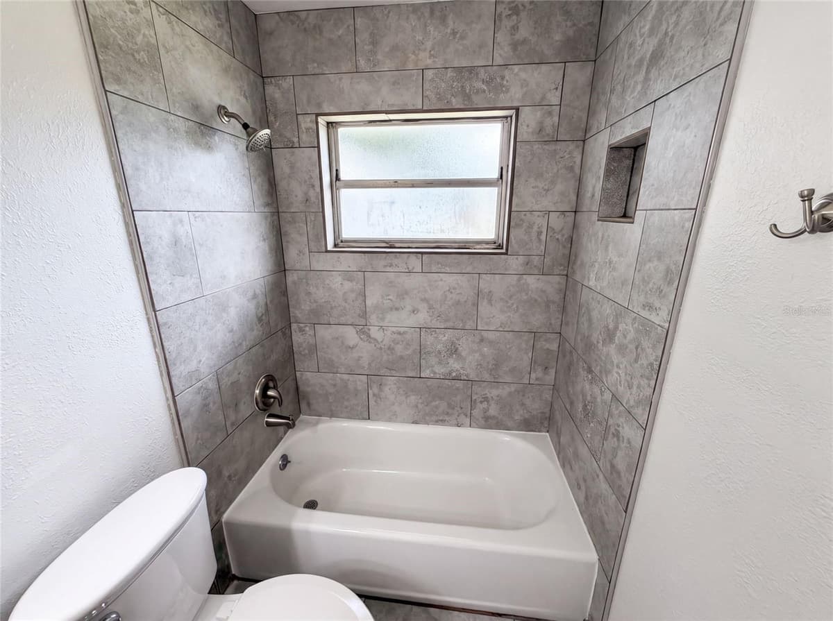 7026 HAMMOCK WAY — photo 18 of 23